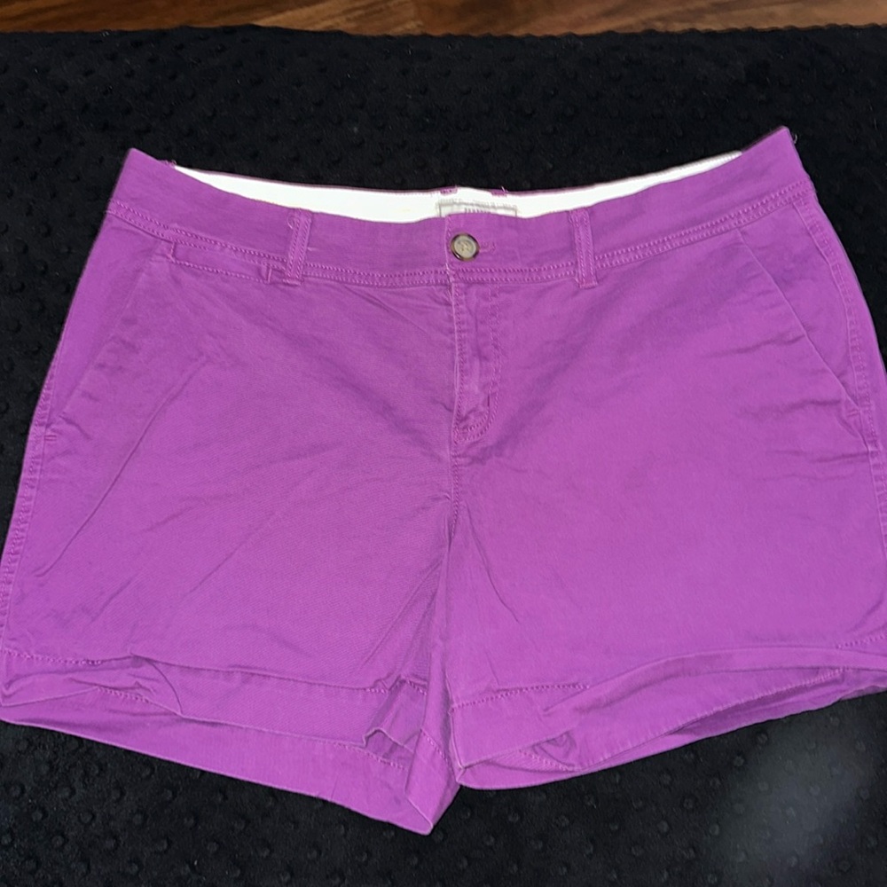 Old Navy Women’s every day chino short, 5 inch inseam, size 14, purple